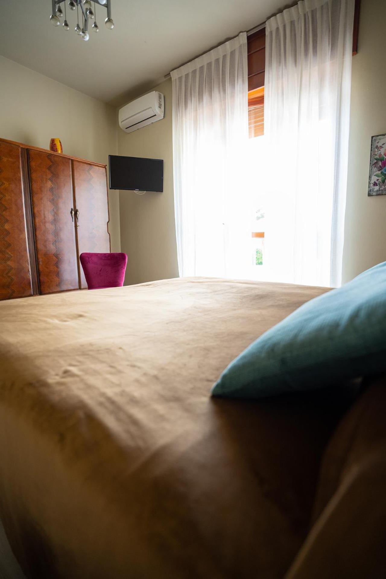 Ca'Du Lin - Jacuzzi Acomodação com café da manhã Cisterna dʼAsti Exterior foto